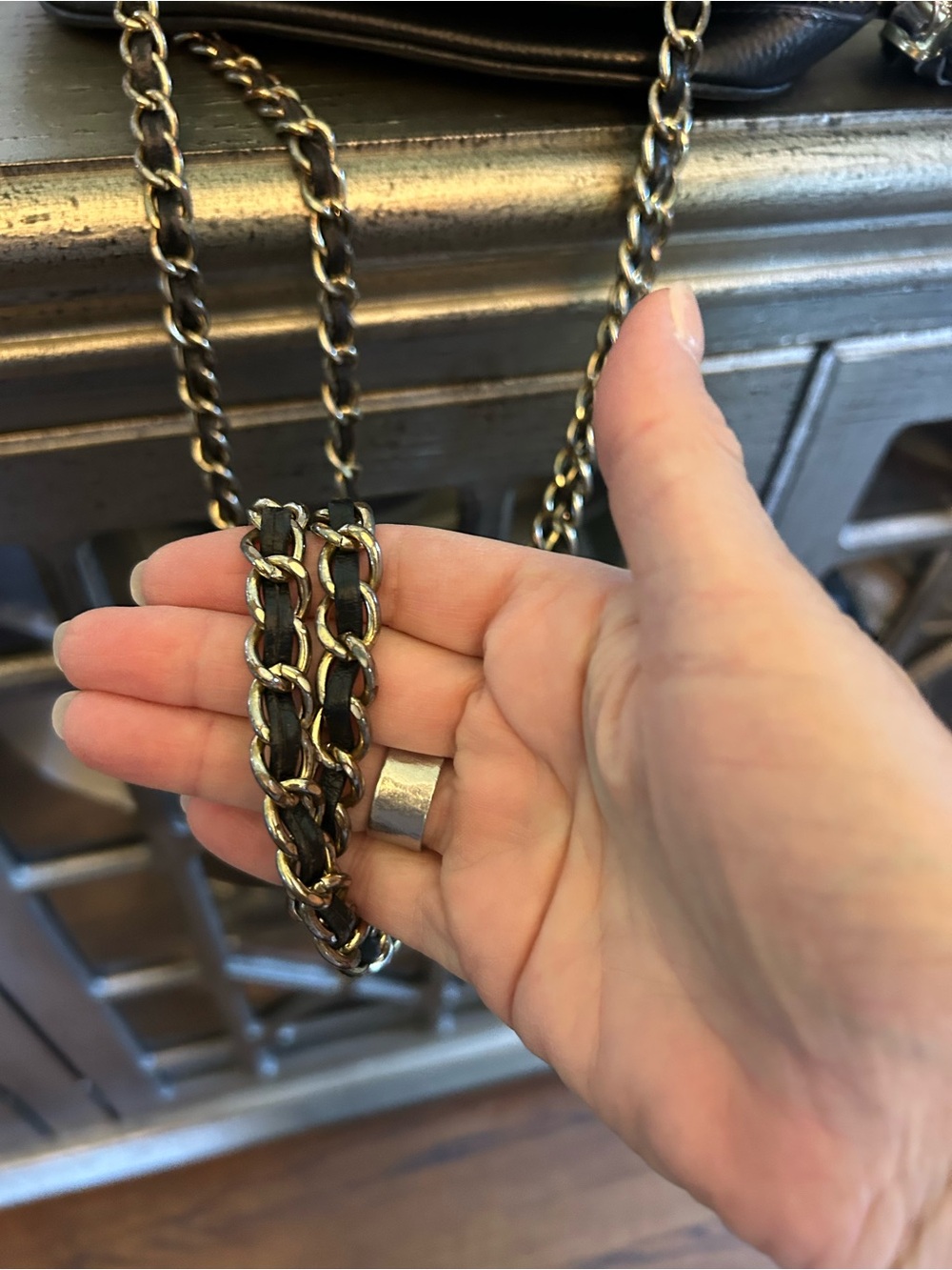 Tory Burch Thea Chain Black Leather Crossbody Bag EXCELLENT CONDITION - Picture 13 of 16